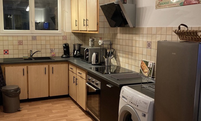 Chateauroux House | Chaleureuse Maison, Quartier Calme Hôpital