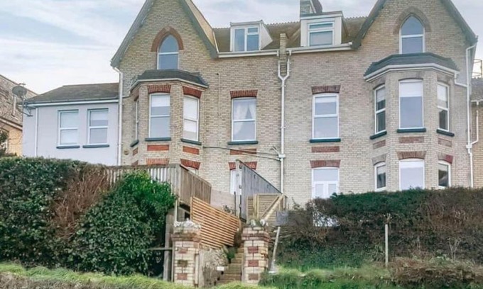 Hele Villa | Chambercombe Villa - Harbour View, Decking, Garden, Games Room, sleeps 20
