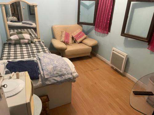 La Celle-sous-Gouzon House | Chambre avec parking privé