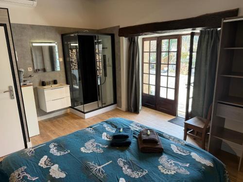 Blanzaguet-Saint-Cybard Bed & Breakfast | Chambre d'hôtes NATURISTE Le Jardin Des Hirondelles
