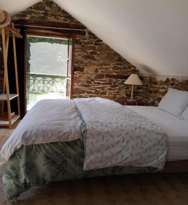 Saint-Sornin-Lavolps Bed & Breakfast | Chambre D Hôtes dans maisonnette indépendante