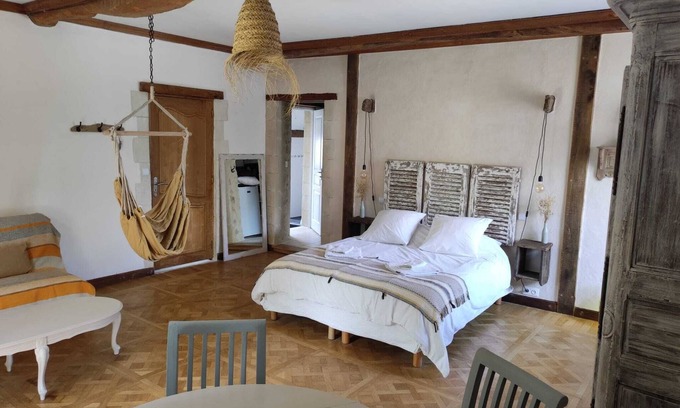 Mosles Bed & Breakfast | Chambre D'hôte à La Cour Souveraine Près des Plages du Débarquement et de Bayeux