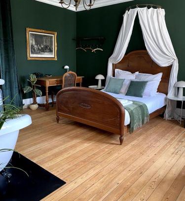 Quesnoy-le-Montant House | Chambre d'hôtes Lou - Château Le Bas Bleu