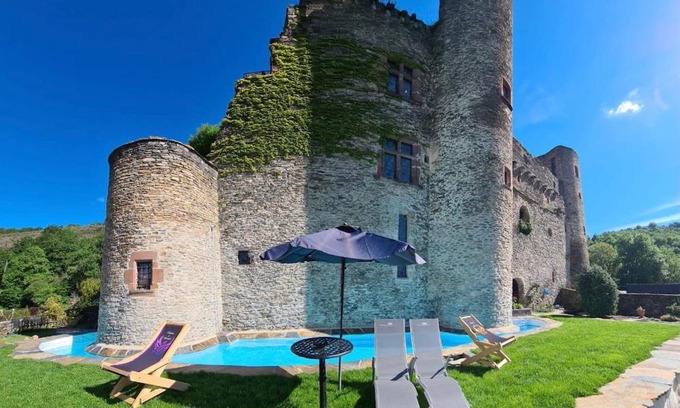 Belcastel Bed & Breakfast | Chambre d'Hôtes au Château de Belcastel