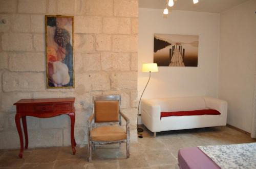 Junas Bed & Breakfast | chambre d hote spacieuse avec cour junas gard