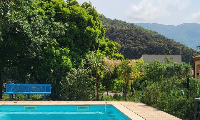 Reynes Bed & Breakfast | Chambre d'Hôtes with breakfast, kitchen and swimming pool in summer!
