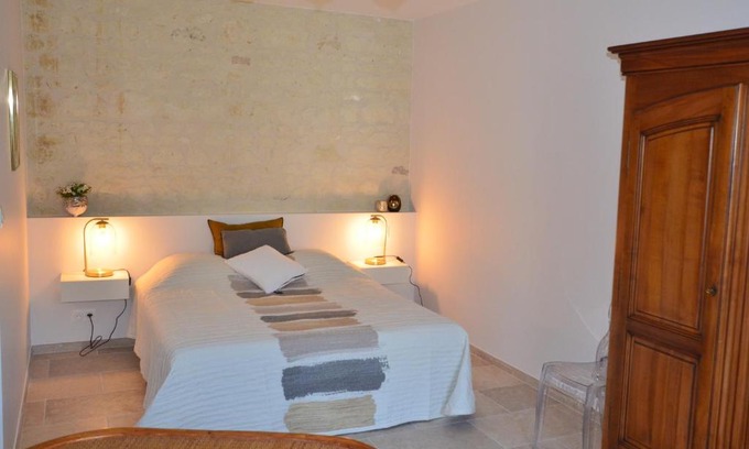 Thizay Bed & Breakfast | Chambre Gargantua Le dolmen