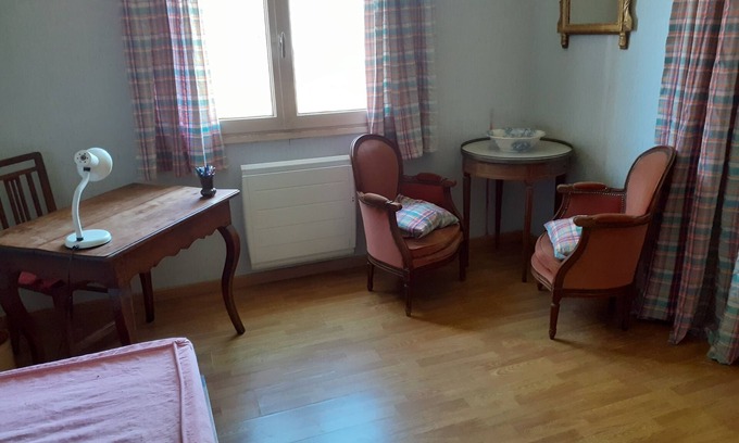 Varilhes Bed & Breakfast | Chambre Lumineuse Dans Maison Familiale Calme