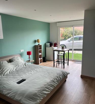 Perignat-sur-Allier House | chambre où suite privative accès indépendant