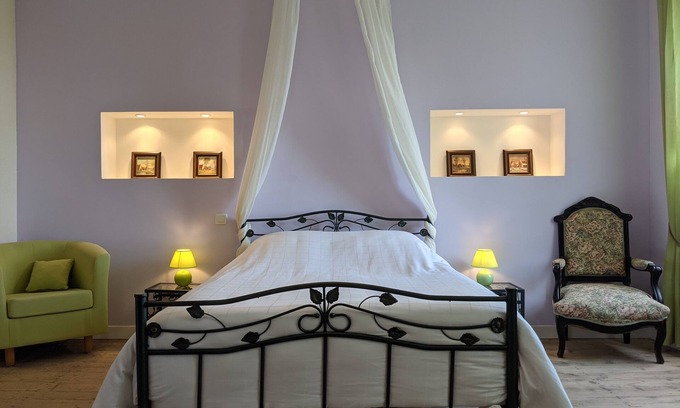 Montaillou Bed & Breakfast | Chambre Romantique Dans un Maison D'hôtes au Plein Nature et Lhistoire Cathare