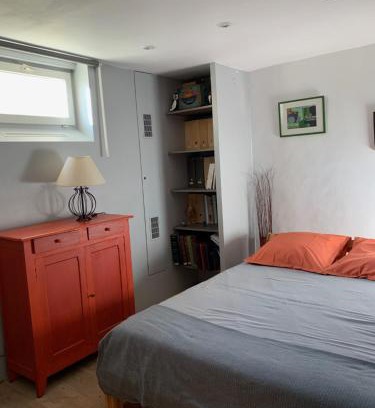Maisons-Laffitte Bed & Breakfast | Chambre souplex au calme chez l'habitant