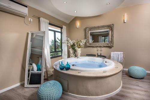 Kfar Vradim Cabin | Champagne suites