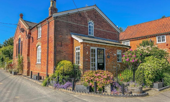 Martlesham Heath House | Chapel Cottage, Newbourne
