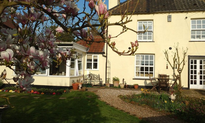 Tittleshall Cottage | Chapel Cottage nr North Norfolk coast, 5 * Reviews Trip Advisor, Pet Friendly