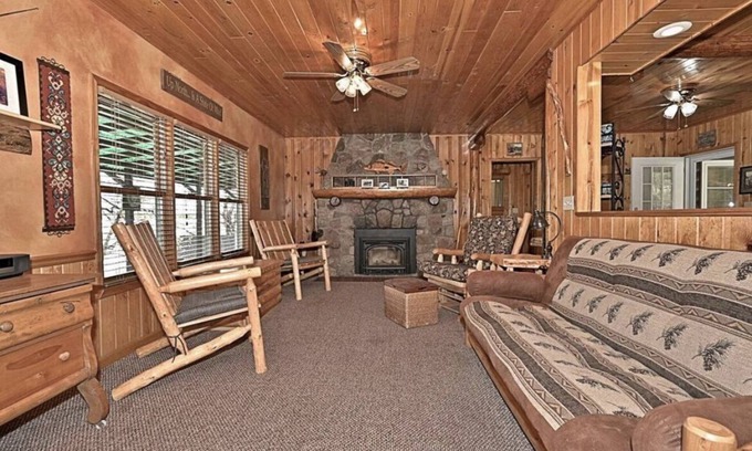 Oslund House | Chapel Hill Resort