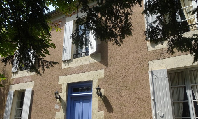 Sainte-Maure-de-Peyriac House | Character house overlooking wooded park in the heart of a village