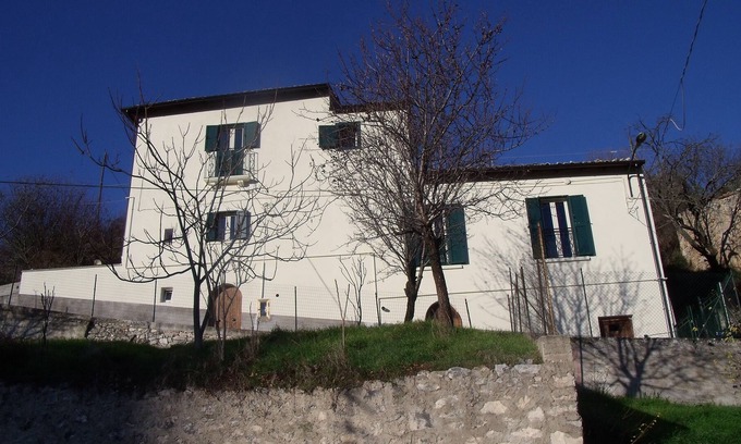 Capestrano Villa | Character stone villa suitable for self catering