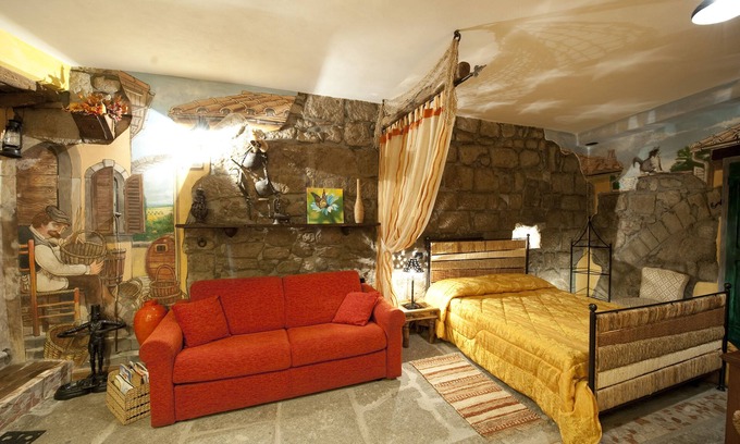 Viterbo House | Characteristic holiday home in the medieval quarter L'ANTICO COMMODO