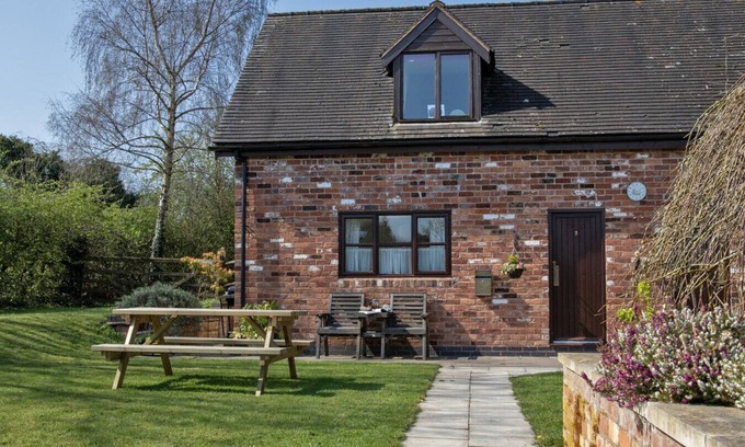 Denstone House | Charlie's Cottage - Alton Towers