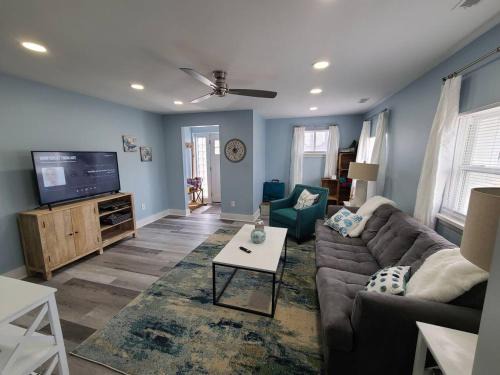New Baltimore Apartment | Charlies by the Bay Unit 1