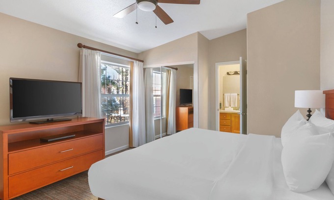 Pinetop Resort | Charm & Relaxation in the Mountains! 3 Serene Units, Indoor Pool, BBQ Facilities, Sports Courts