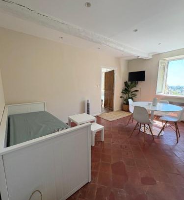 Cagnes-sur-Mer Apartment | Charmant 2 pièces avec vue Mer au coeur du village
