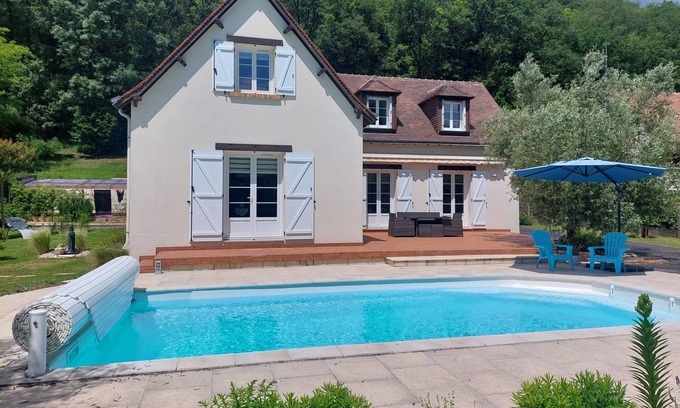 Limeray Apartment | Charmant Logement Avec Piscine Près D'amboise