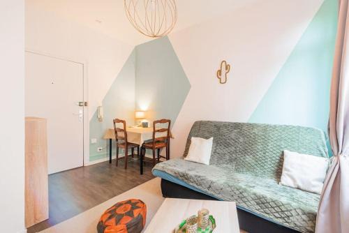 Poincare Apartment | Charmant Studio Halles