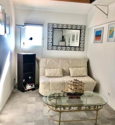 Le Broc Bed & Breakfast | Charmant Studio Indépendant Le Broc avec parking privé