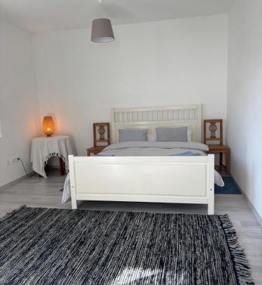 Jois Apartment | Charmante Ferienwohnung mit Segelmöglichkeit