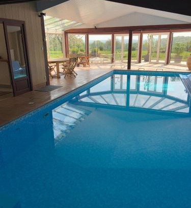 Saint-Marc-sur-Couesnon House | Charmante maison avec piscine