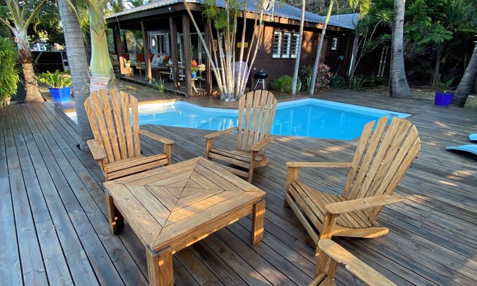 Saint-Leu House | Charmante Maison Bois Jardin Exotique aux Colimaçons à Environ 10min de Kélonia!