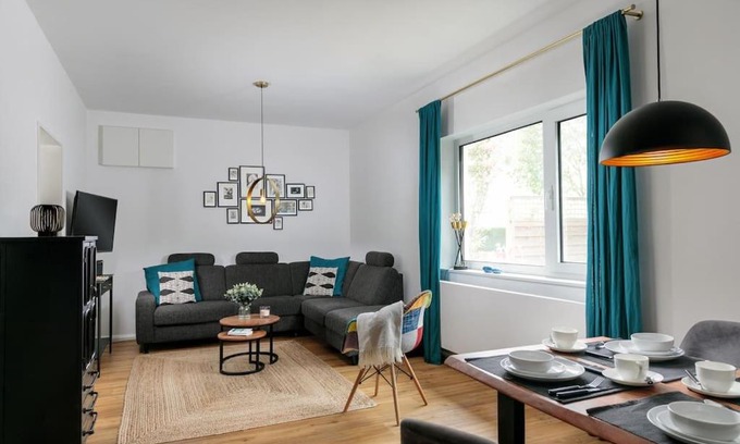 Bornstedt Apartment | charmantes Townhaus mit Garten, W-LAN & Netflix