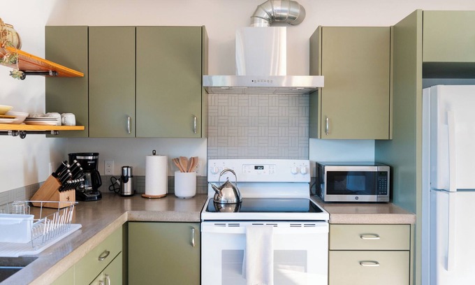 St. Helens Apartment | Charming 1/1 apartment at the St. Helens waterfront with amazing views.