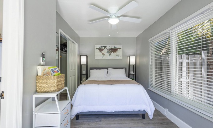 Croissant Park Apartment | Charming 1-bedroom apartment in fabulous Fort Lauderdale with AC