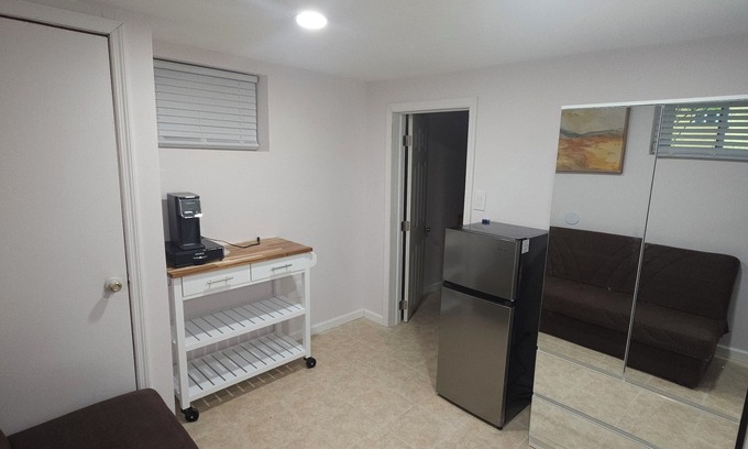 East Brunswick House | Charming 1-bedroom basement unit in a safe and quiet East Brunswick neighborhood