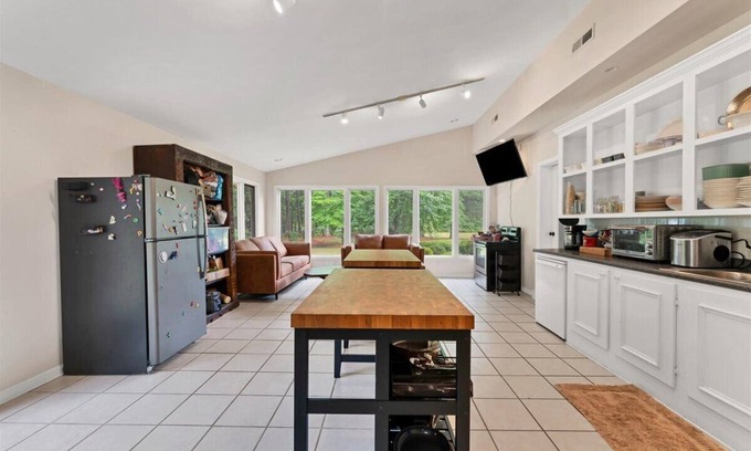 Southern Pines House | Charming 1-bedroom room with shared bathroom in Southern Pines with WiFi, AC