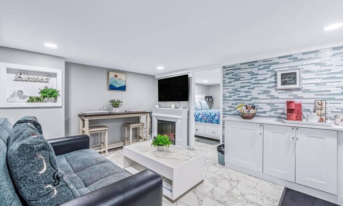 Uniondale Apartment | Charming 1-bedroom apartment in delightful Uniondale with WiFi, AC, fitness room
