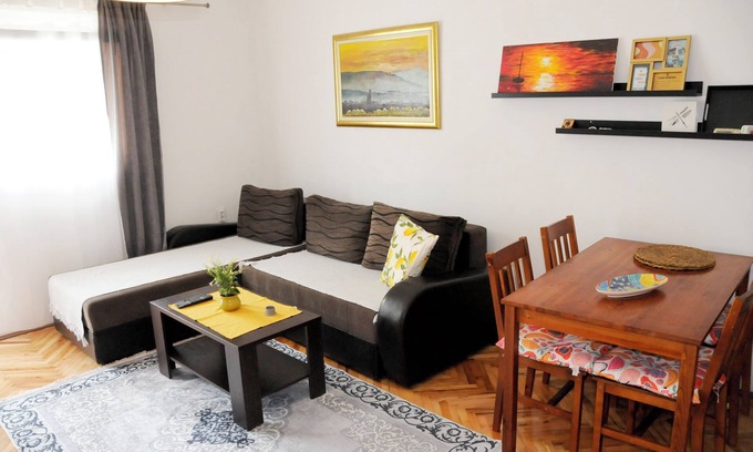Golubovina Apartment | Charming 1-bedroom Apartment w/Balcony and Sea Vicinity in Budva