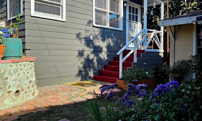 University Heights House | Charming 1-bedroom bungalow:private fenced backyard,WiFi,AC, views in San Diego