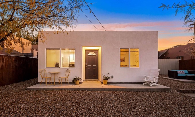 Sam Hughes Cottage | Charming 1-bedroom casita in fabulous Tucson with AC, WiFi