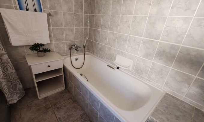 Grahamstown Cottage | Charming 1-bedroom cottage with WiFi and AC in enchanting Makhanda