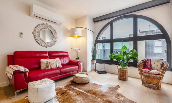 Cremorne Apartment | Charming 1-Bedroom Heritage Apartment