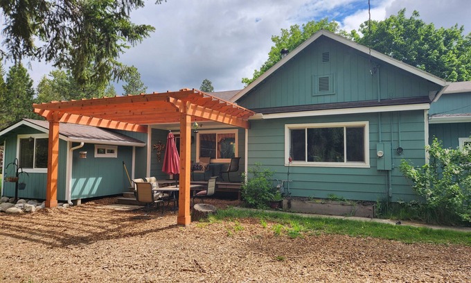 Rathdrum House | Charming 1-bedroom house in Rathdrum with WiFi