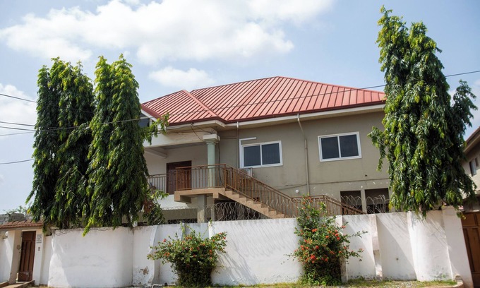 Weija Apartment | Charming 1-bedroom apartment with WiFi & AC close to the West Hills Mall, Accra.