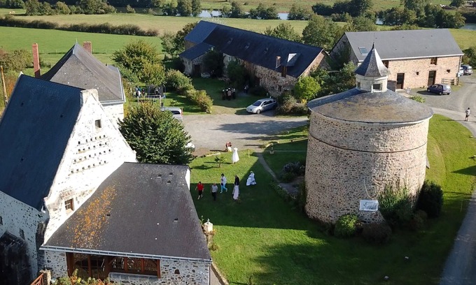Souvigne-sur-Sarthe Cottage | "Charming 17th-Century Chapel with Garden, Near River, Free Bikes & More"
