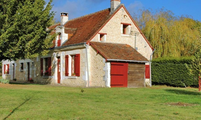 Genille Cottage | Charming 19th Century Restored Farmhouse with 5 Bedrooms, Spacious Garden, and Nearby Leisure Activities