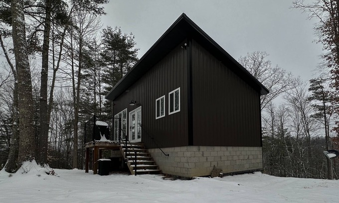 Nimitz Cottage | Charming 1BD Forest Retreat with Wifi & Fireplace