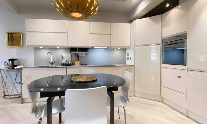 Vincent Square Apartment | Charming 2-Bed Apt with 2 bathtub central London