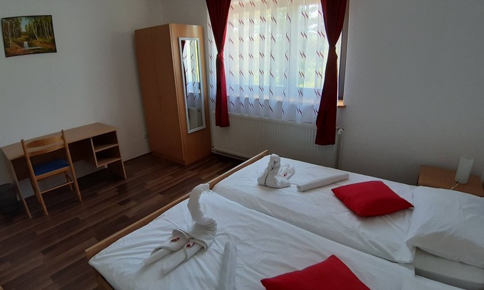 Grabovac Apartment | Charming 2-bedroom apartment 1 with WiFi, AC in amazing Plitvice Lakes